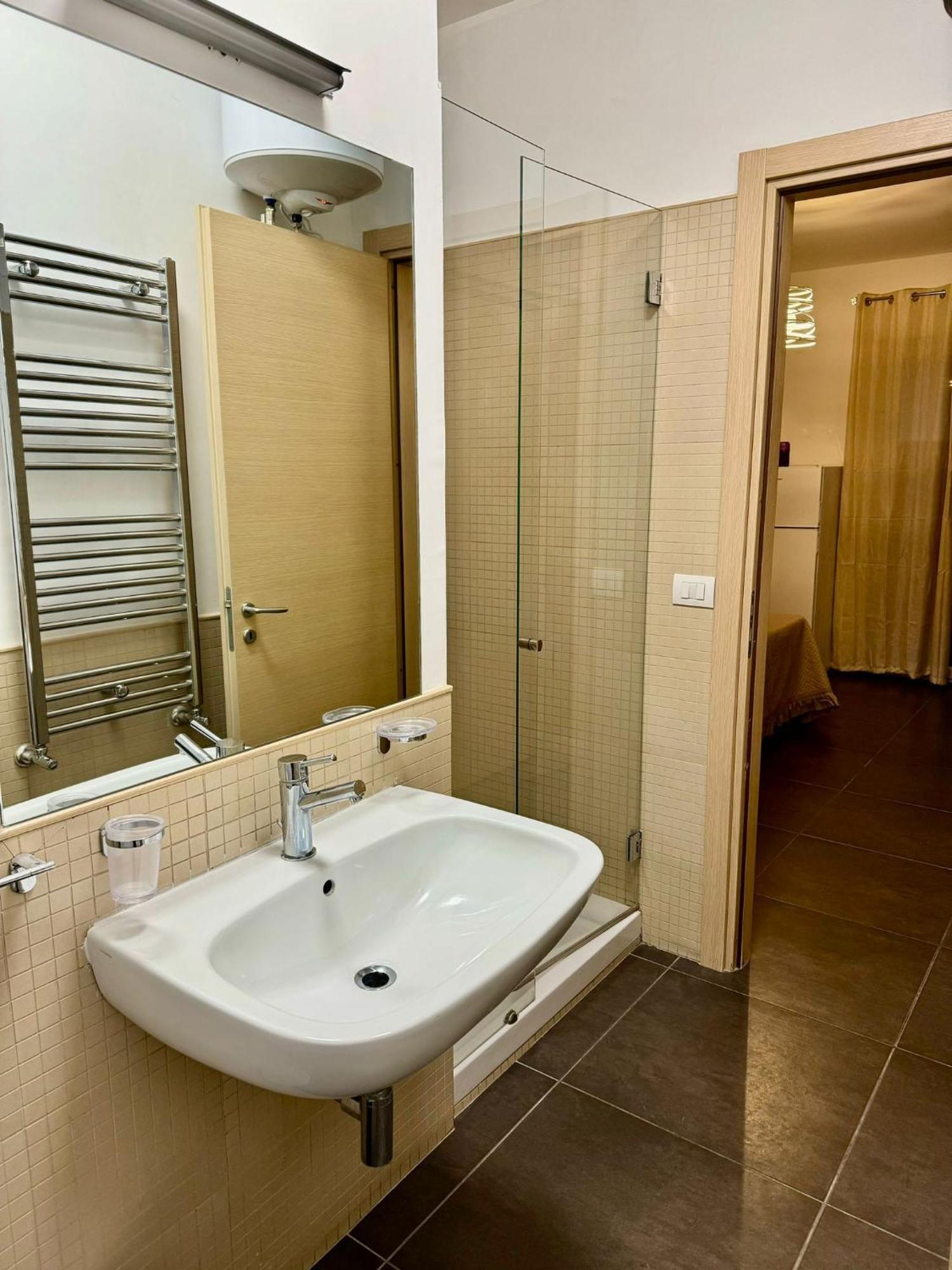 Il Ruggi Bb Bed & Breakfast ซาแลร์โน ภายนอก รูปภาพ