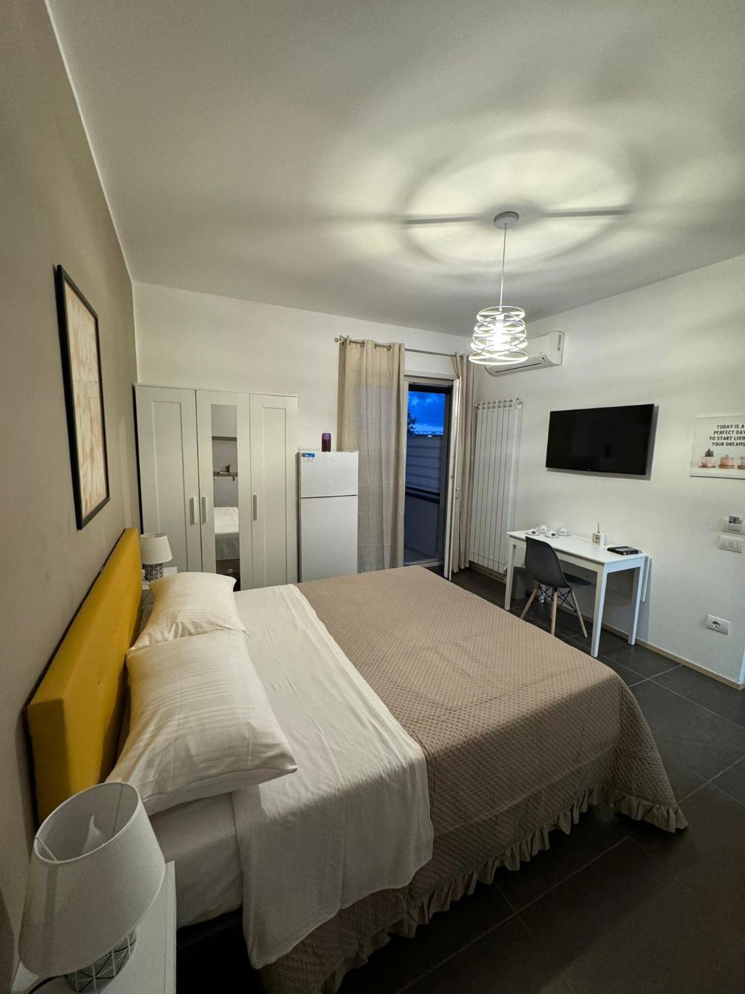 Il Ruggi Bb Bed & Breakfast ซาแลร์โน ภายนอก รูปภาพ
