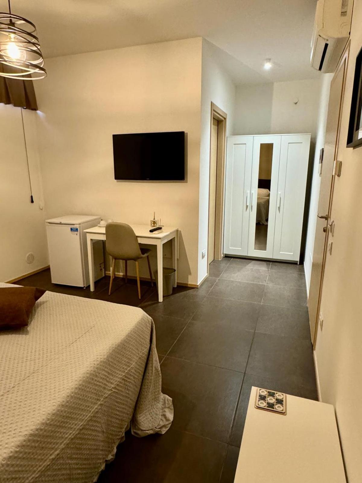 Il Ruggi Bb Bed & Breakfast ซาแลร์โน ภายนอก รูปภาพ